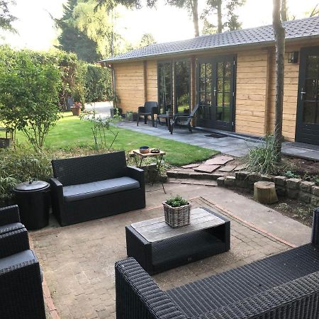 3 Slaapkamer Blokhut Met Opgemaakte Bedden Villa Putten Exterior foto