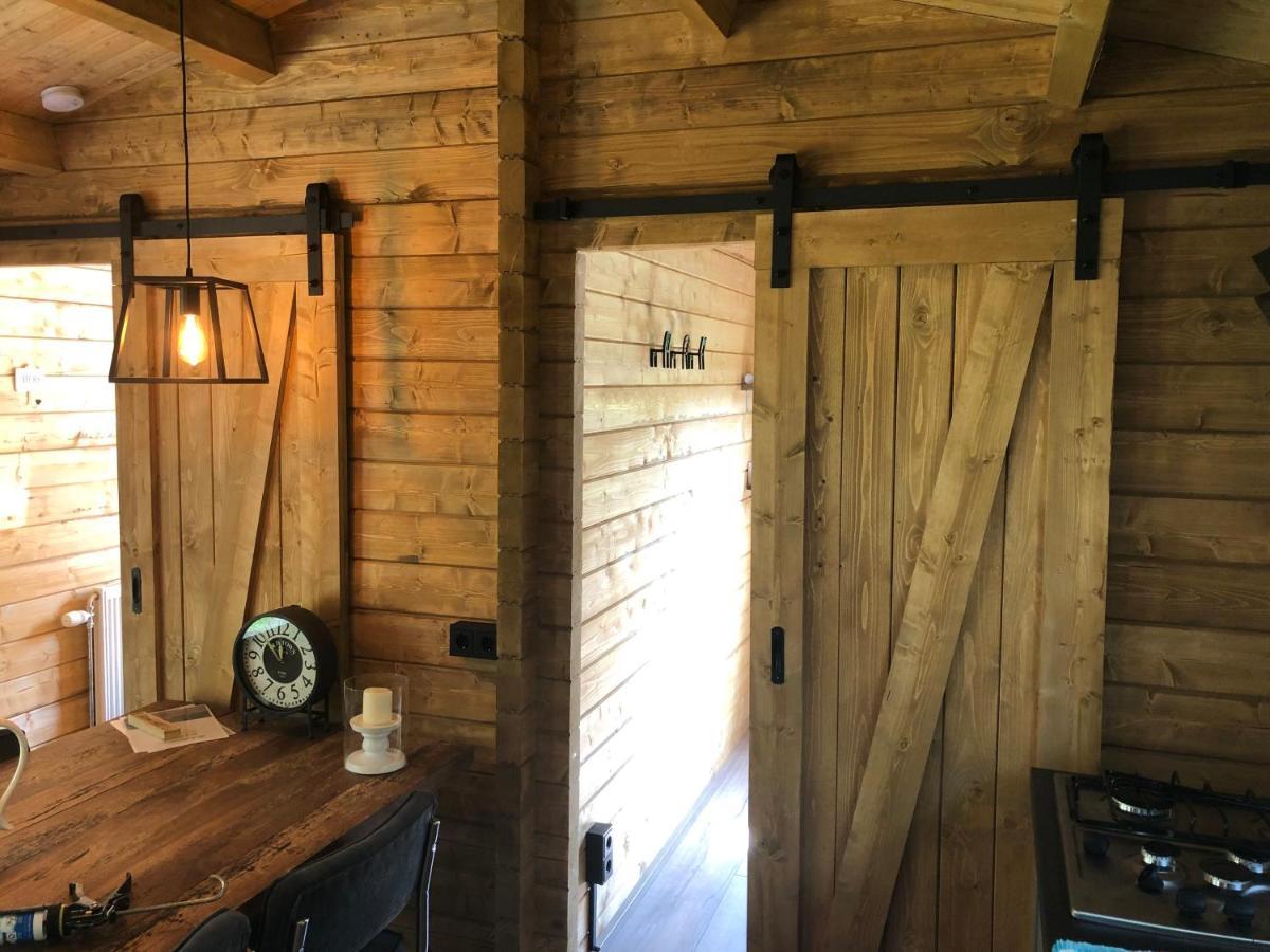 3 Slaapkamer Blokhut Met Opgemaakte Bedden Villa Putten Exterior foto